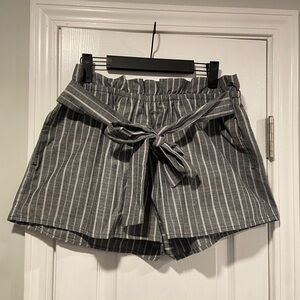 Love Tree Tilly’s Size L Paper Bag Gray Striped Belted Tie Waist Pull On Shorts